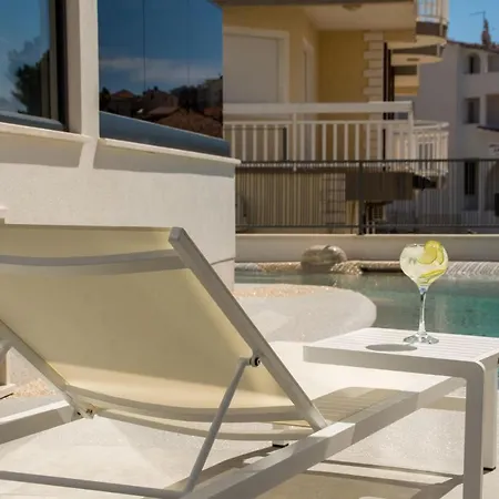 Luxury Royal M With Pool I טרוגיר