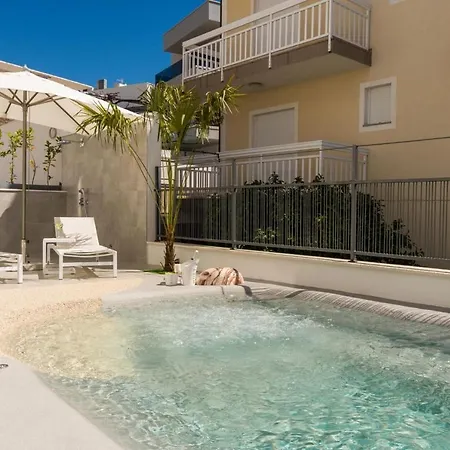 Luxury Royal M With Pool I