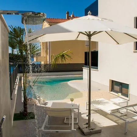 דירה Luxury Royal M With Pool I *